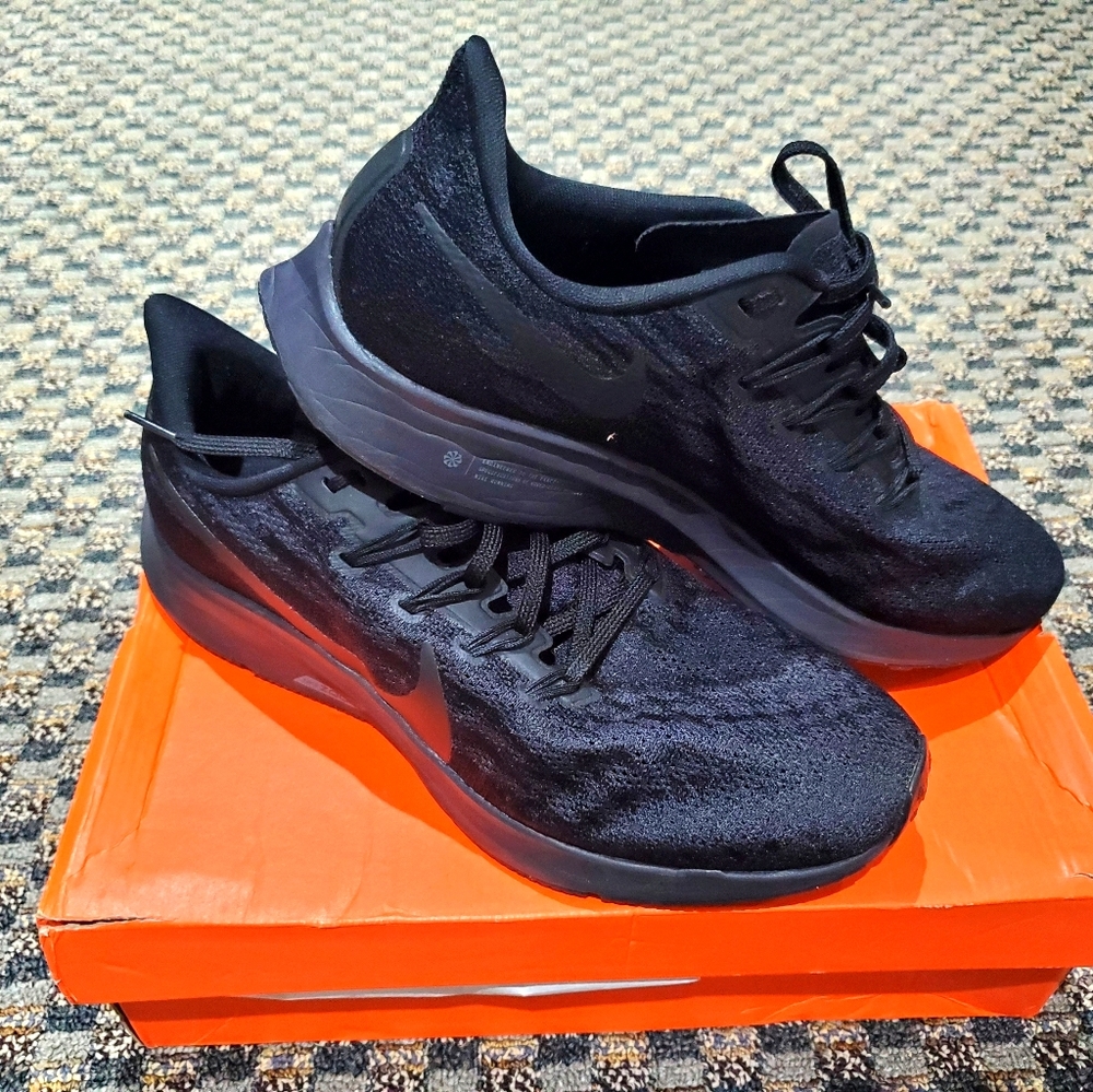 NIKE Men's running shoes